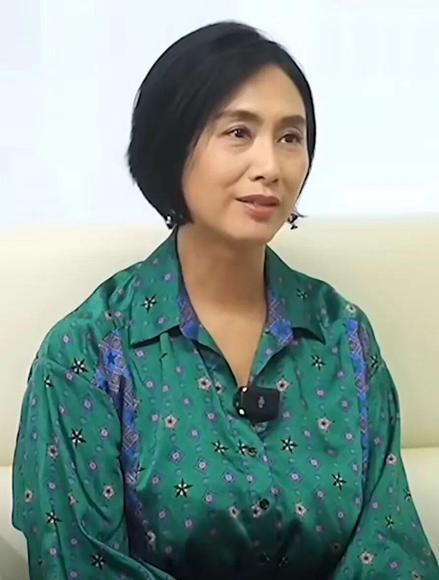 51岁何炅:看不清,手还抖,特别痛苦,急得想哭…(组图) - 16