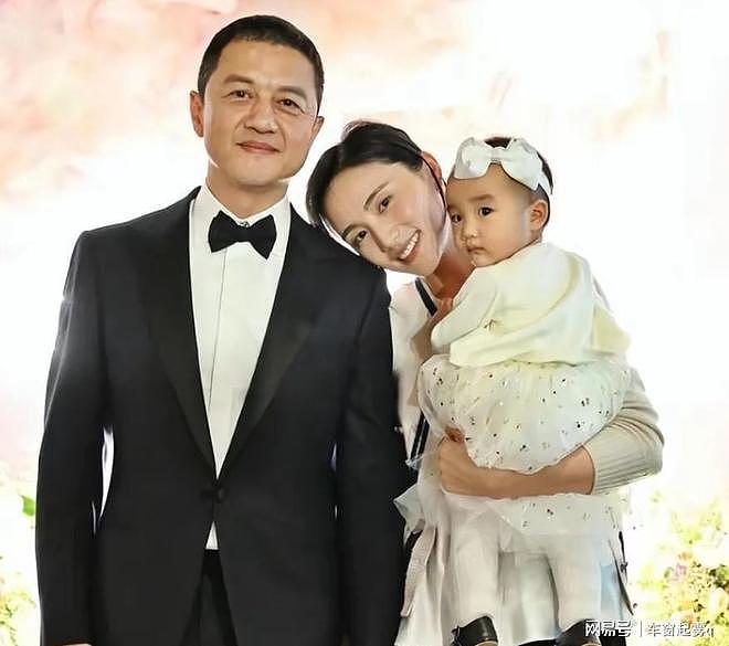 海哈金喜高调官宣喜讯!李亚鹏再也“高攀”不起了(组图) - 11