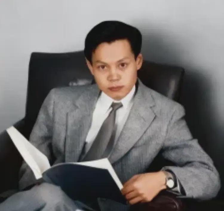 曝杨振宁长子去世细节:和24岁程序员小伙换肺,更多细节惹争议(组图) - 11