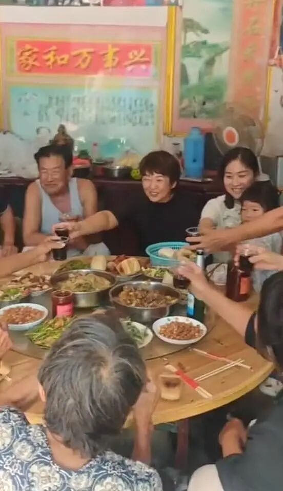 【情感】慕了慕了!河南三妯娌抱团养老火爆全网!50年不红脸,满堂儿孙争相孝顺(组图) - 7