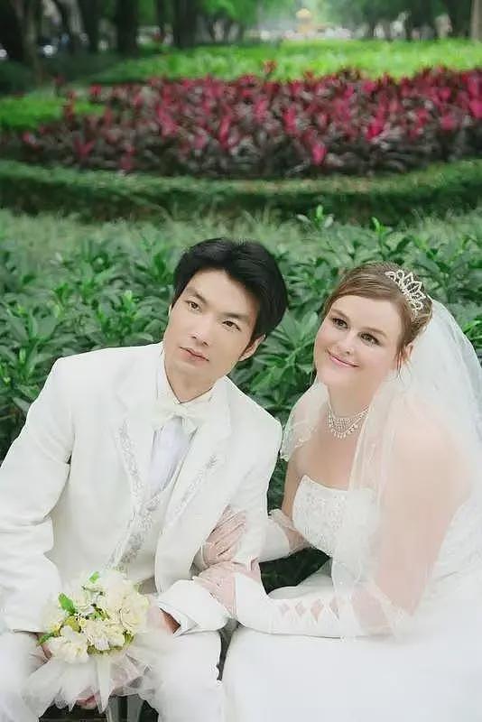 按摩店初中文凭小伙娶美国女博士：已结婚20年，当时她本科毕业，有爱就能冲破一切隔阂和枷锁（视频/组图） - 4