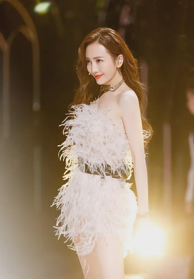 【美女】黑丝大长腿,性感又有女人味,谁谁不喜欢(组图) - 1