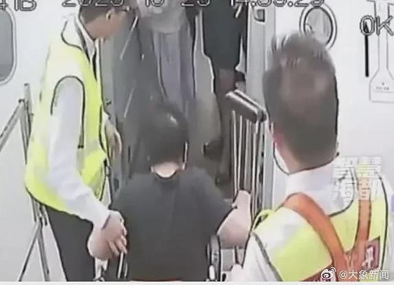 媒体:郑智化与机场风波的三重反思(组图) - 1