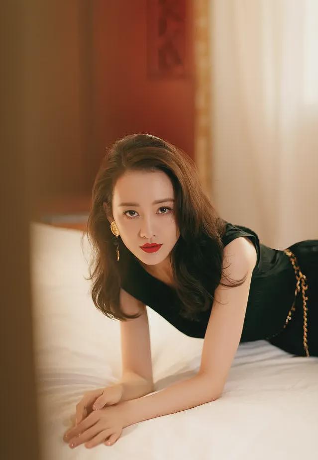 【美女】黑丝大长腿,性感又有女人味,谁谁不喜欢(组图) - 7
