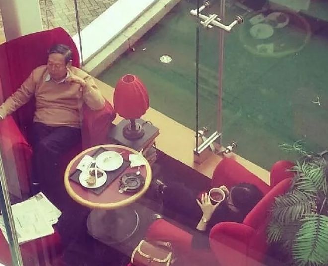 杨振宁离世前和翁帆的照片流出：日常生活丰富多彩（组图） - 10