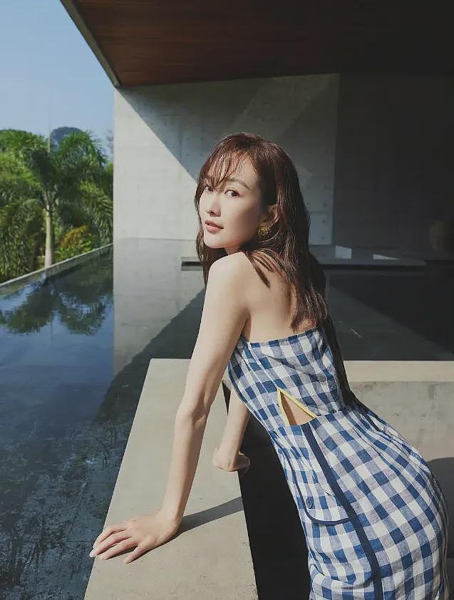 【美女】黑丝大长腿,性感又有女人味,谁谁不喜欢(组图) - 6