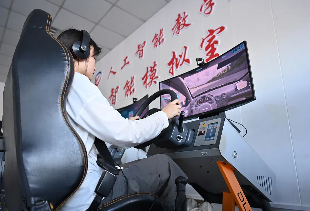 白天，高校教师；晚上，地摊摊主（组图） - 11
