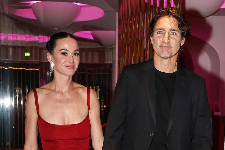 水果姐与加拿大小土豆官宣热恋！满世界约会激情热吻，网友：他俩咋对上眼的？（组图） - 1
