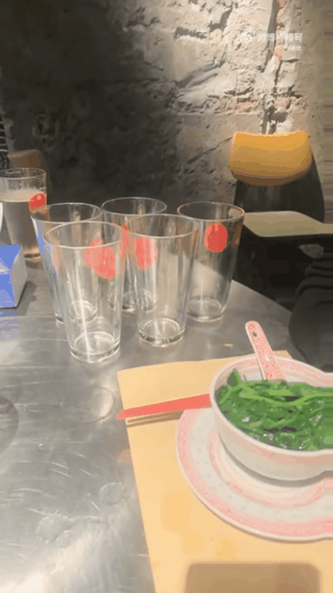 蒋欣被经纪人管控了，一日三餐不能吃肉只吃绿菜，表情痛苦太好笑（组图） - 5