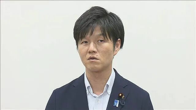 日本新任内阁大臣迷倒大批樱花妹!疯狂示爱夸帅称其是“理想型”,网友:这是真饿了(组图) - 6