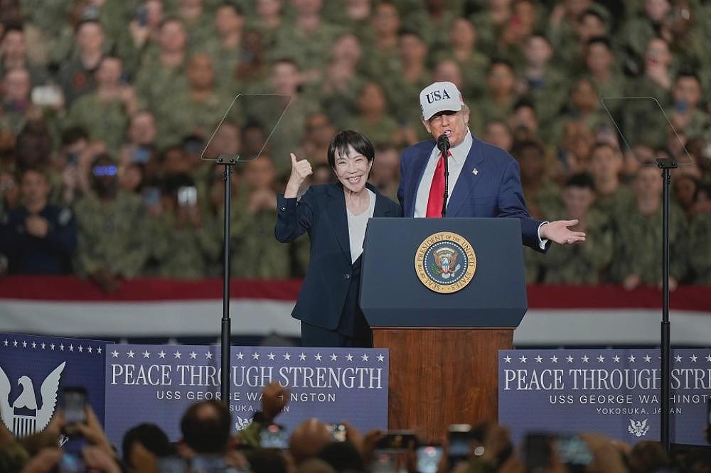 川普重大宣布：中国“连我们的车尾灯都看不到”（图） - 1