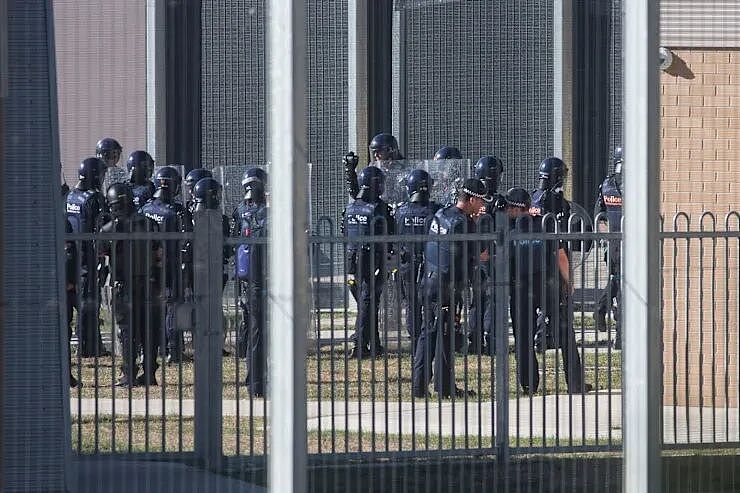 维州重开青少年监狱；8700万用户泄露，脸书隐私案澳洲赔5000万；韩森去名一国党支持率破10%（组图） - 3