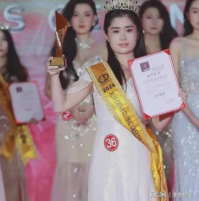 辽宁选美冠军张倩火了,因为她揭开了选美比赛的内幕(组图) - 1