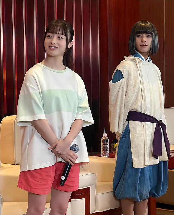 4位年轻小花近期颜值翻车，拉踩前辈失败，网友：娱乐圈审美降级（组图） - 15