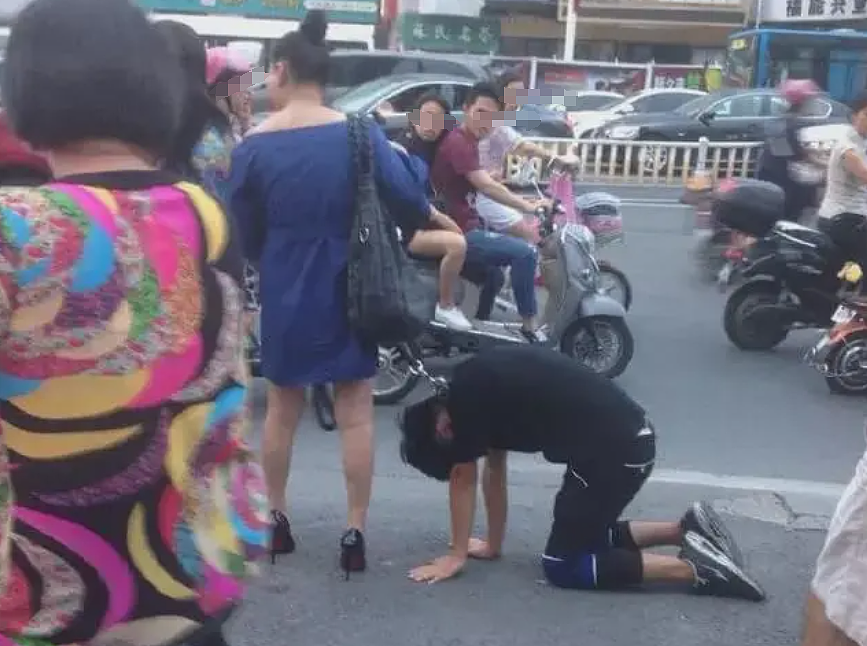 女生当“宠物”无条件服从“主人”命令学狗叫,模样清纯没想到反差这么大(组图) - 13