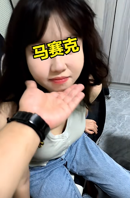女生当“宠物”无条件服从“主人”命令学狗叫,模样清纯没想到反差这么大(组图) - 4