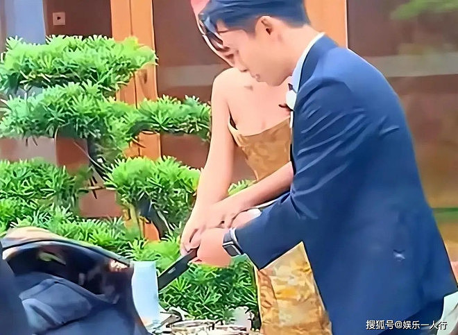 刘欢女儿大婚!视频发去仅1天,恶心的一幕就出现了(组图) - 4