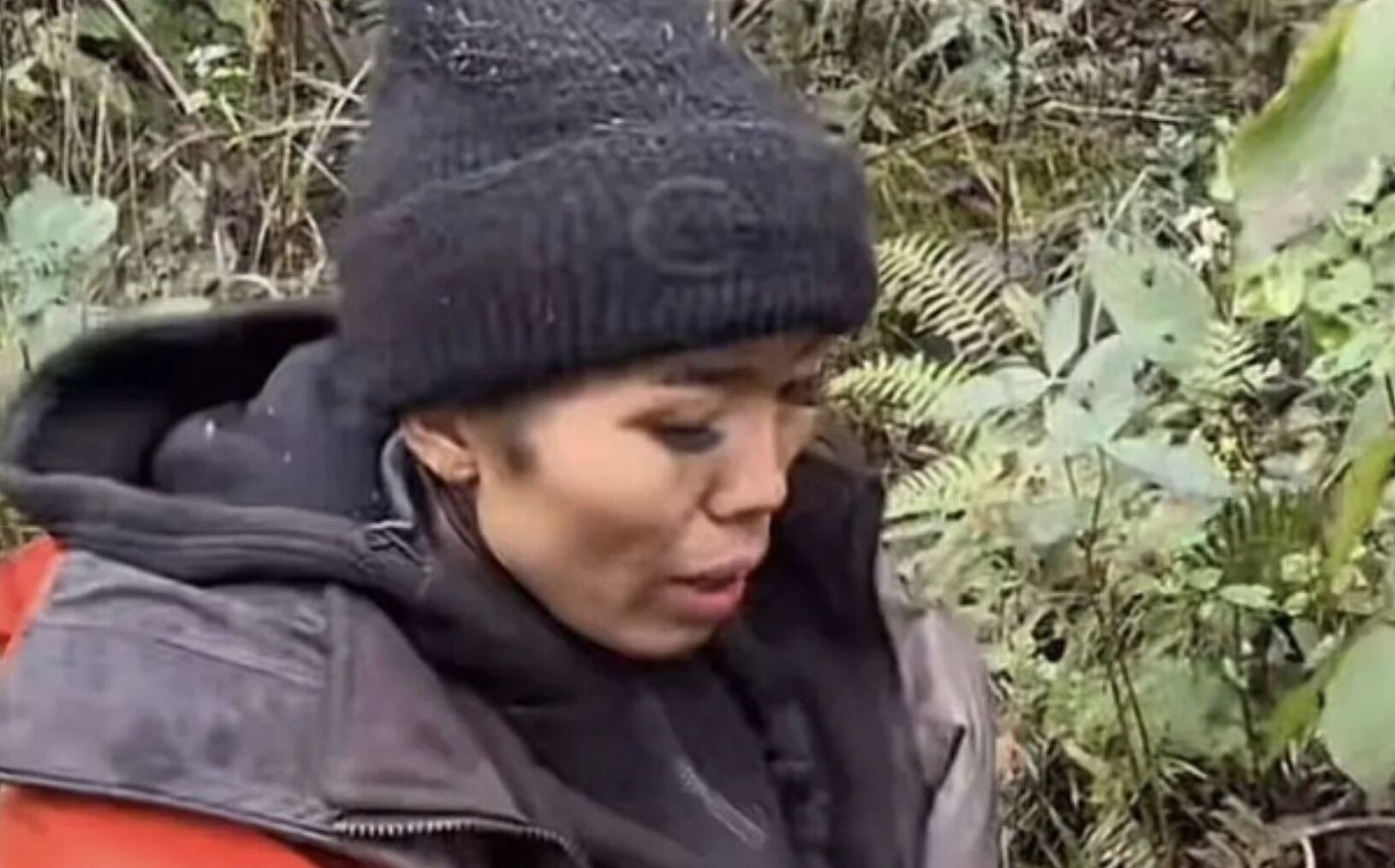 张家界“荒野求生”百人参赛剩22人，仅存女选手半个月暴瘦如野人（组图） - 2