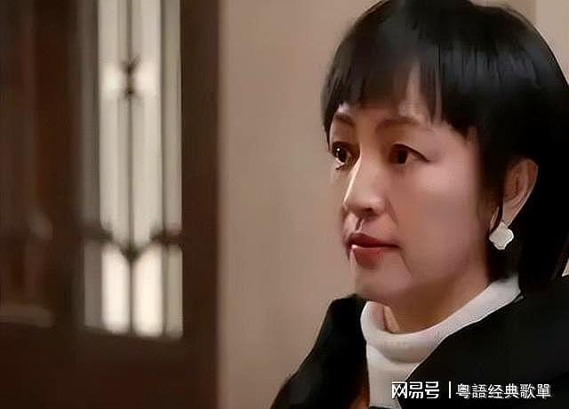 她曾被陈坤陆毅追求，最后却嫁给丑丈夫，今掌管半个娱乐圈（组图） - 7