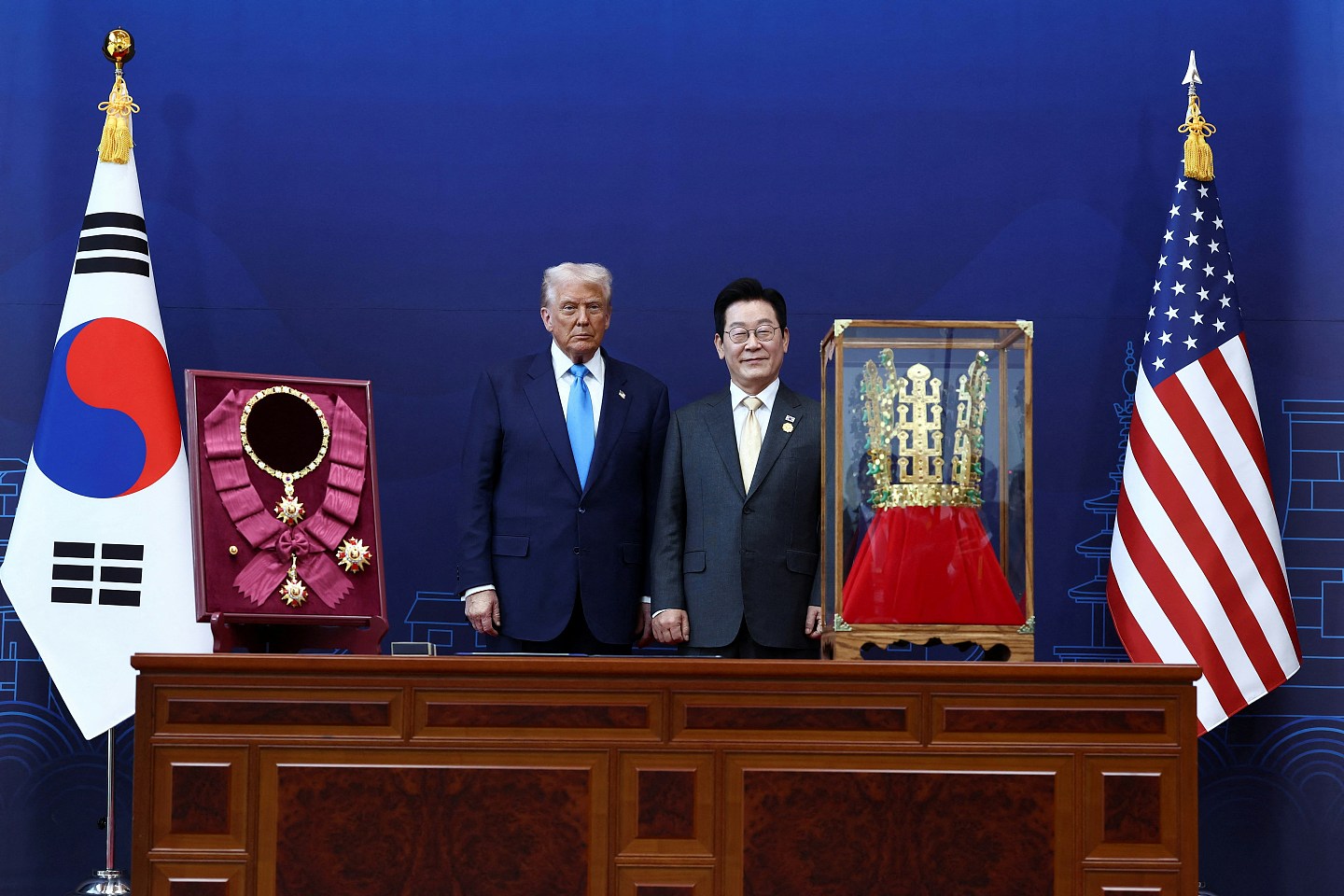 特朗普抵庆州晤李在明，韩方颁最高级别勋章，送赠“金王冠”（组图） - 5
