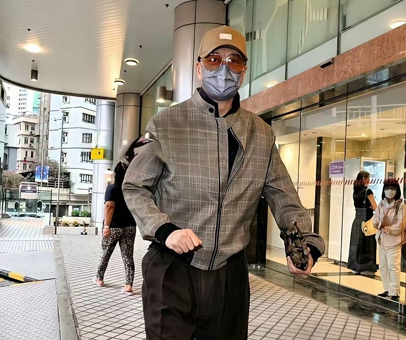 许绍雄离世,出身名门却自称“乞儿”,3000万嫁妆与奔驰人生曝光(组图) - 12