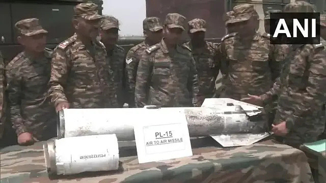 印度计划仿制霹雳-15E空空弹，网友：捡个烟屁，就想复刻中华烟？（组图） - 5