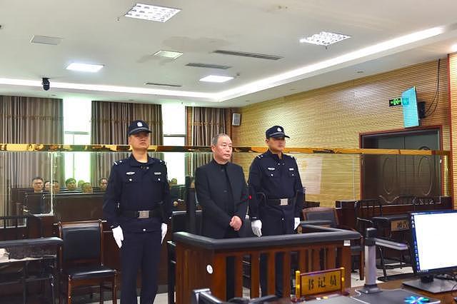 为谋取职务提拔，樊新中两次共送了200万，后升任董事长、厅长（组图） - 1