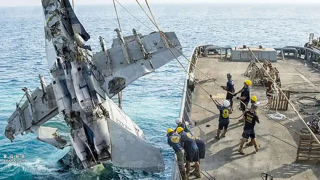 美军在南海半小时连坠两架军机，是被电磁武器打下来的吗？（组图） - 15