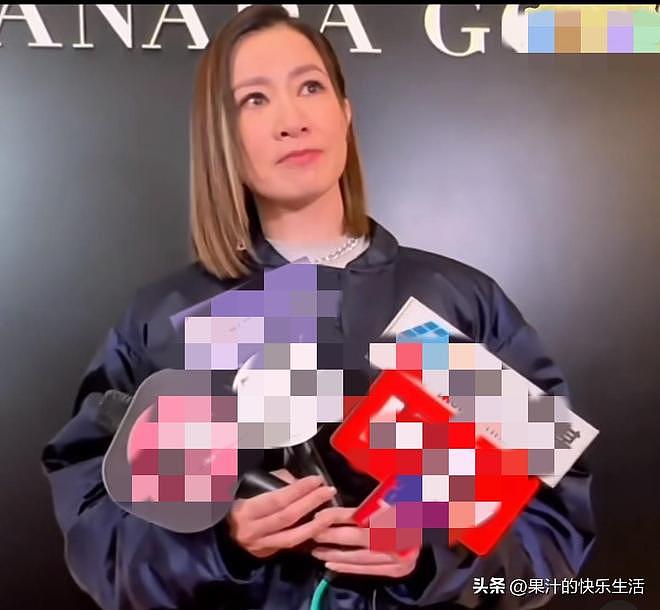 许绍雄离世，佘诗曼强颜欢笑！她说，老豆我很想你！但我不会再哭（组图） - 3