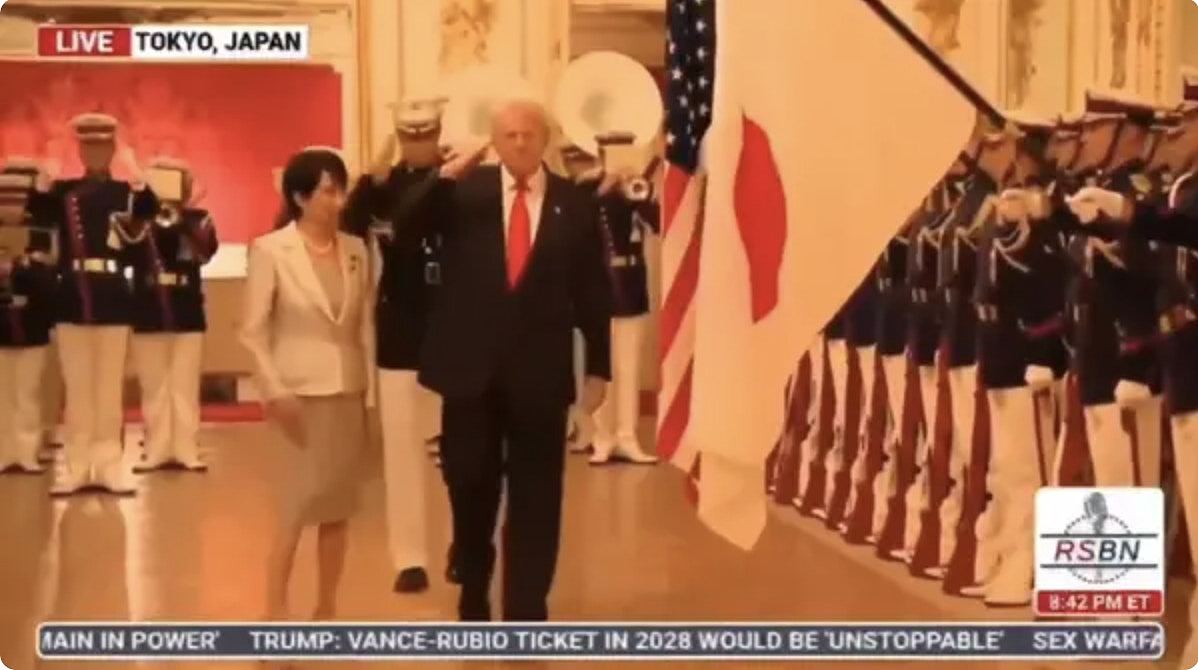 特朗普访日遇国旗未立定敬礼，高市早苗被吓至目瞪口呆（视频/组图） - 2
