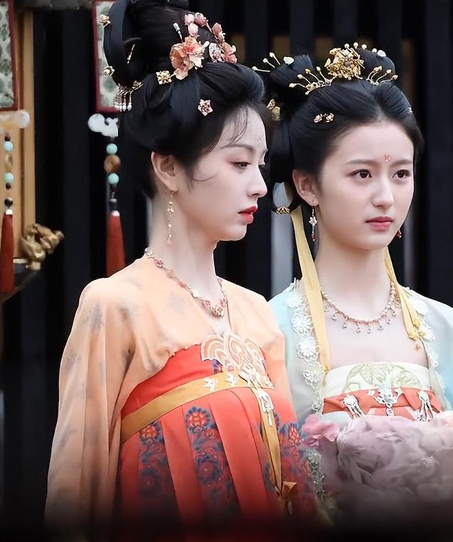 4位年轻小花近期颜值翻车，拉踩前辈失败，网友：娱乐圈审美降级（组图） - 16