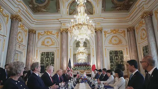 特朗普访日观察：稀土、诺贝尔奖提名与欢呼，午餐的日本食材和美国大米（组图） - 2