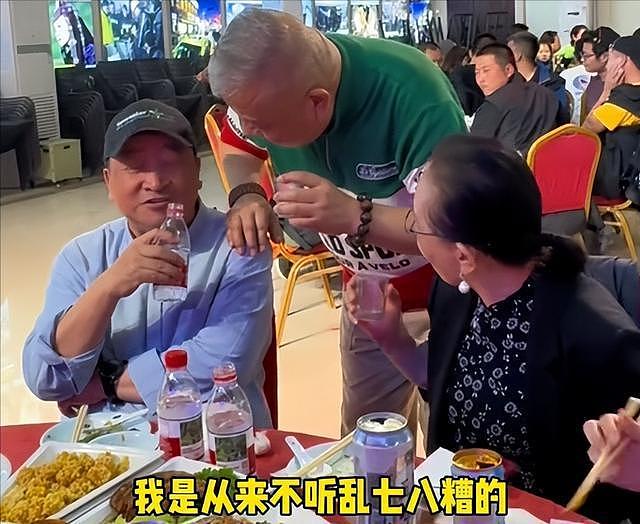 钱再多有什么用？ 46岁女儿至今不婚不育，继子反倒成了姜昆的骄傲（组图） - 8