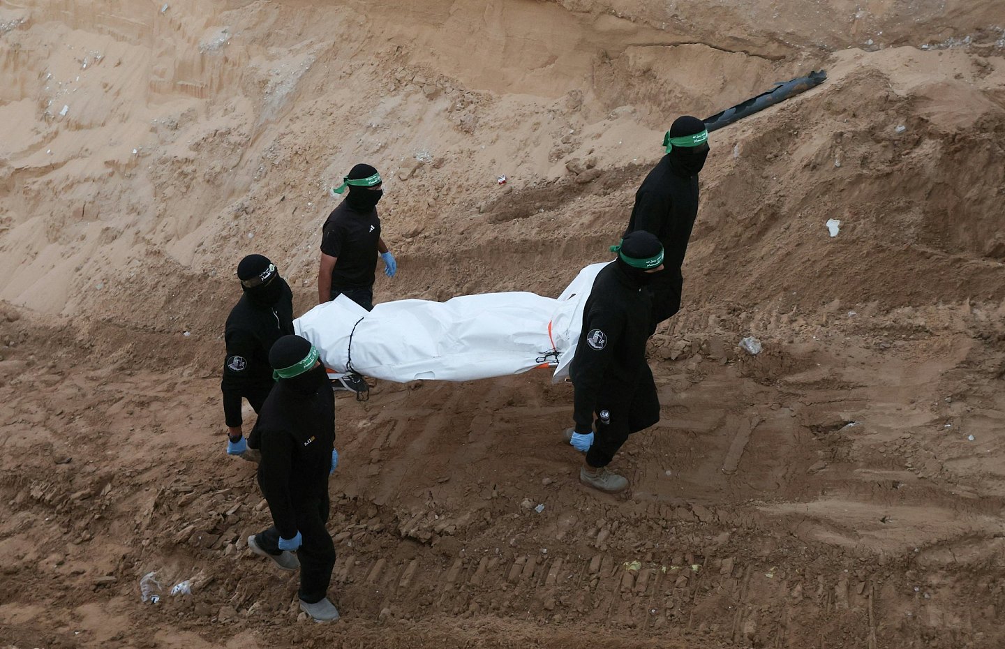 以色列袭击加沙至少18死，哈马斯推迟移交人质遗体（视频/组图） - 3