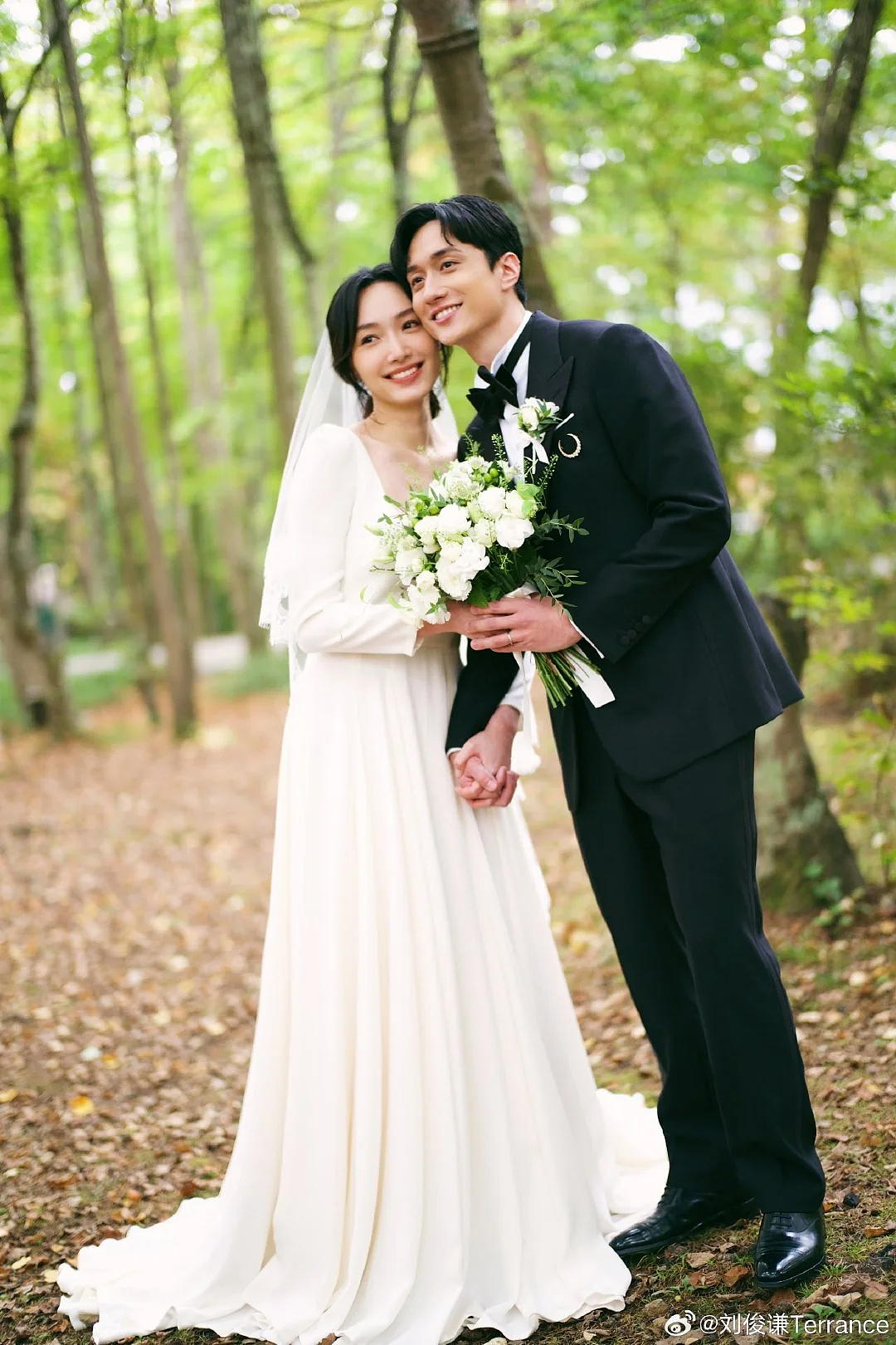 香港新晋“第一美男”大婚！港剧都拍不出的神仙爱情（组图） - 1