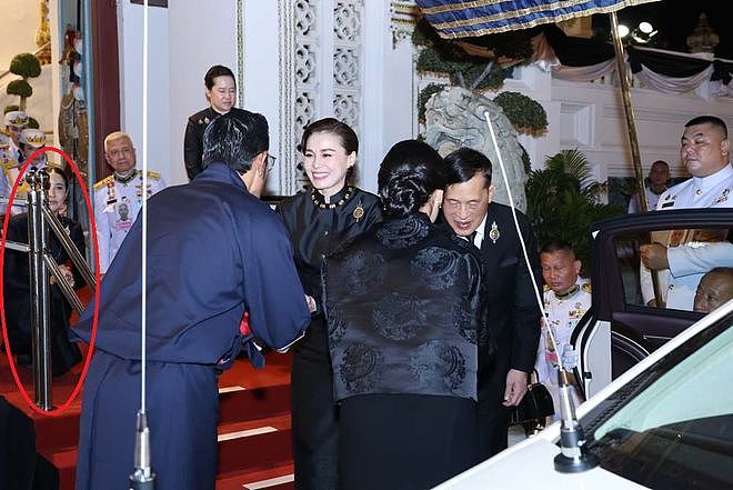 不丹王后穿丧服到泰国吊唁诗丽吉，和苏提达展闺蜜情，诗妮娜也在（组图） - 6