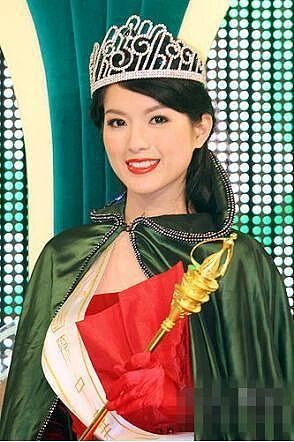 恭喜正式离婚！忍不住和已婚男车震，入豪门想生4个仔！无奈老公丁克落魄分开（组图） - 9