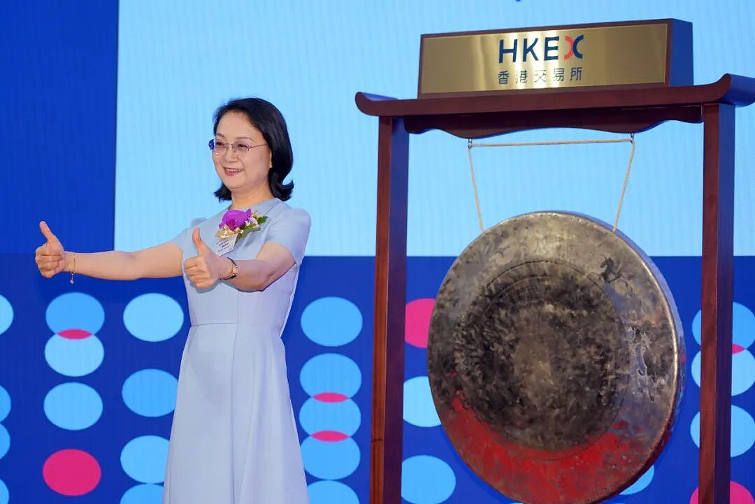 化学老师下海创业,和女儿一起成为女首富:1410亿元远超宗馥莉!丈夫身家也达1000亿元(组图) - 2