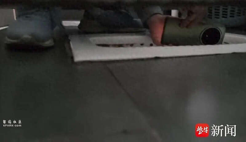 如厕被男同事两次偷拍,女子:领导暗示我主动离职(视频/组图) - 1