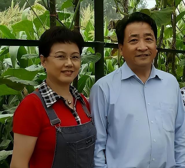 钱再多有什么用？ 46岁女儿至今不婚不育，继子反倒成了姜昆的骄傲（组图） - 12