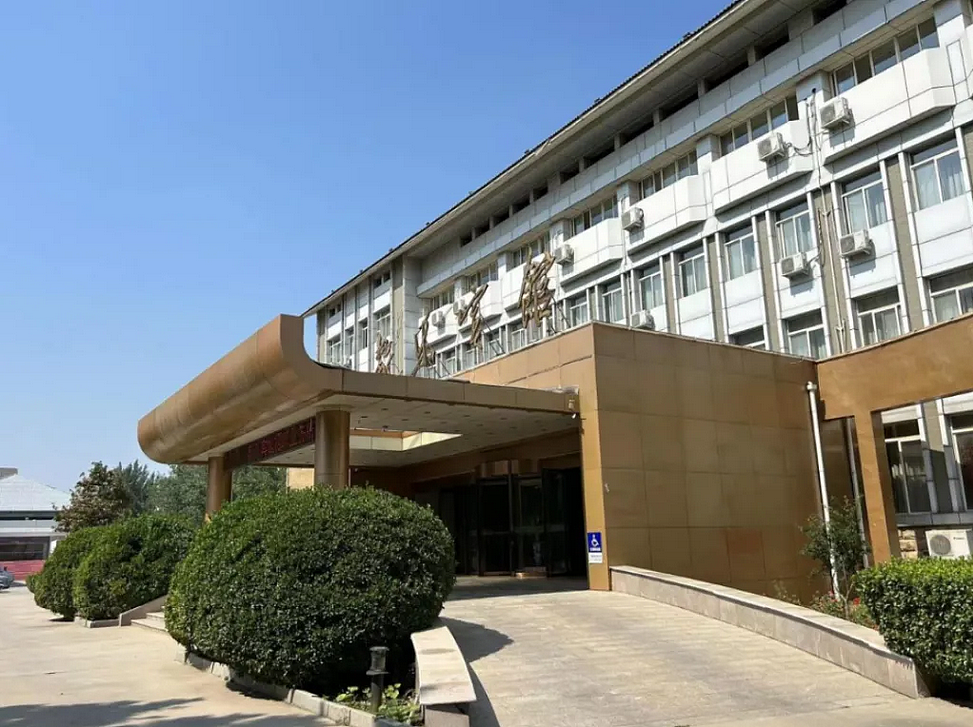 电击 “开飞机” 吊铁笼，男子遭刑讯逼供惨死（组图） - 2