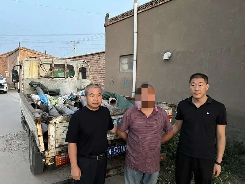 解放军报警，有人拾3吨炮弹残片卖钱，甚至完整弹头（组图） - 3