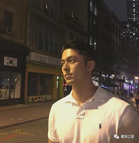 【帅哥】男生健身能帅到什么程度？倒三角身材公狗腰，我爱了（组图） - 2