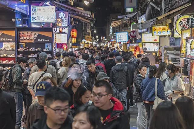 台湾“普发现金一万元”：政治攻防下，“还税于民”会常态化吗？（组图） - 3