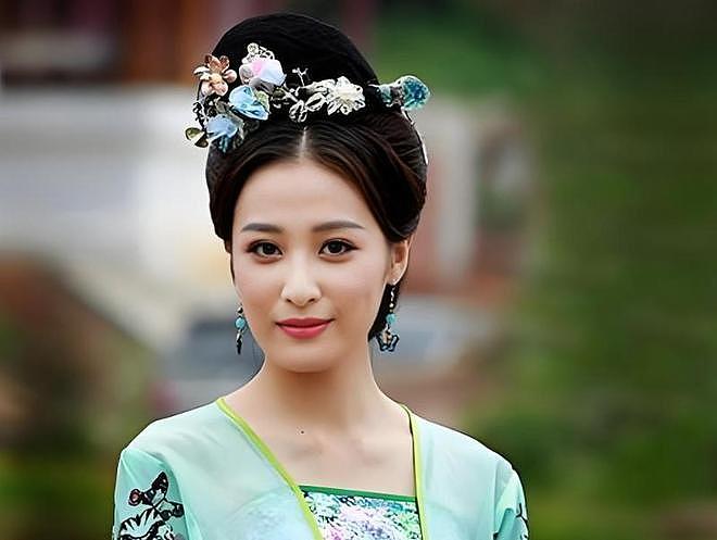 明明比曾黎年轻,比吴越漂亮,为什么与于和伟合作两次都没出圈(组图) - 5