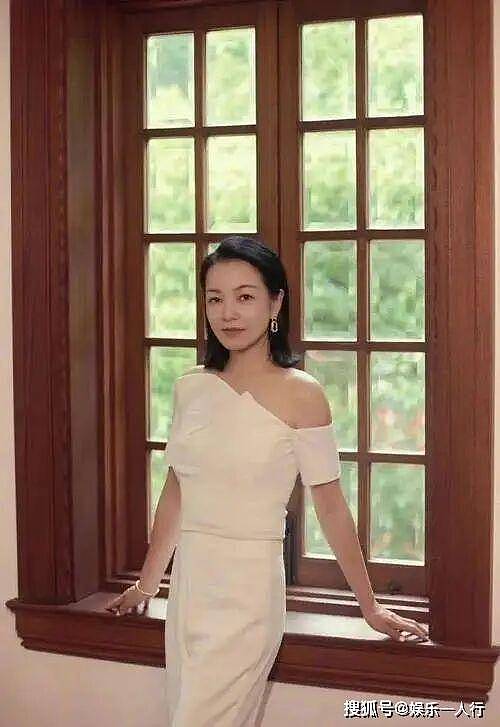 阿雅一语戳破小S伪善:真正的思念,从不需要骨灰项链来证明(组图) - 2