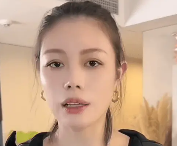 葛荟婕官宣新恋情:男友年纪小很多,已恋爱三年有结婚打算(组图) - 2
