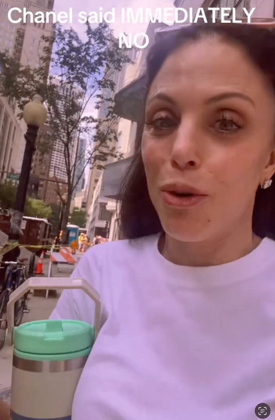 美国富婆逛香奈儿被拒,第二天她直接换上一身大牌硬闯...结局爽到了(组图) - 9
