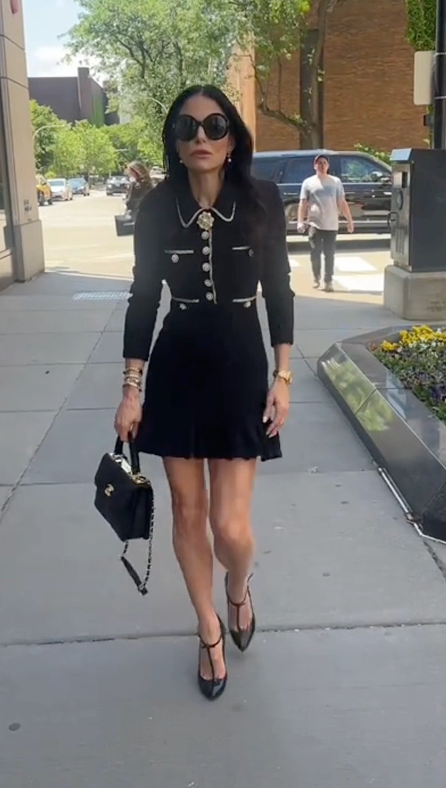 美国富婆逛香奈儿被拒,第二天她直接换上一身大牌硬闯...结局爽到了(组图) - 16