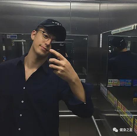 【帅哥】男生健身能帅到什么程度？倒三角身材公狗腰，我爱了（组图） - 10
